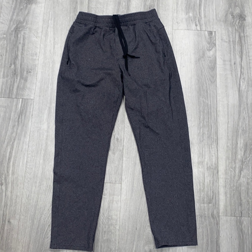 Men’s sweatpants size 32/30 dark grey. Zipper pockets never worn